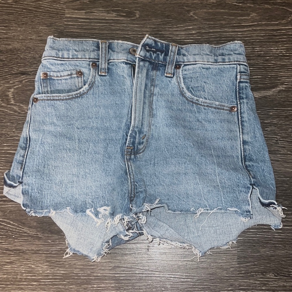 Abercrombie The High Rise Mom Short
